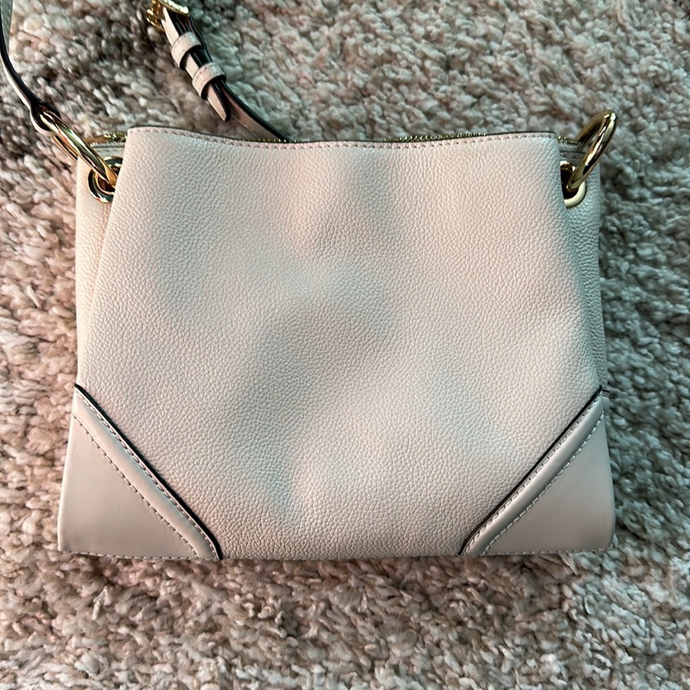 Michael Kors white pebbled crossbody bag - Picture 3 of 8